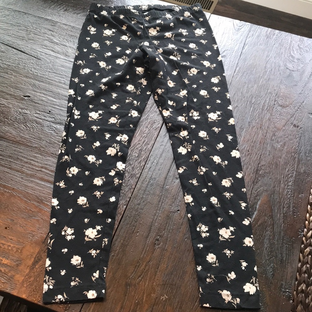 Old navy size medium floral leggings